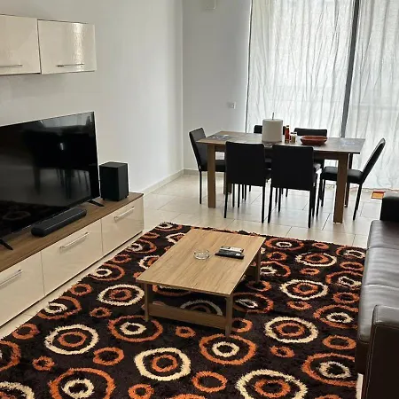 Homestay Your Elegant Away From Shared Only With Host Zebbug (Southern Region)