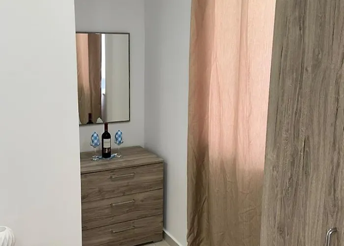 Alloggio in famiglia Your Elegant Away From Shared Only With Host Żebbuġ