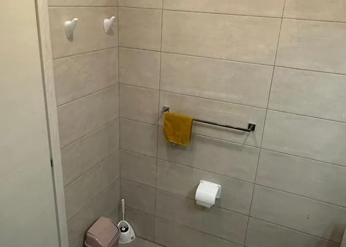 Your Elegant Away From Shared Only With Host Alloggio in famiglia