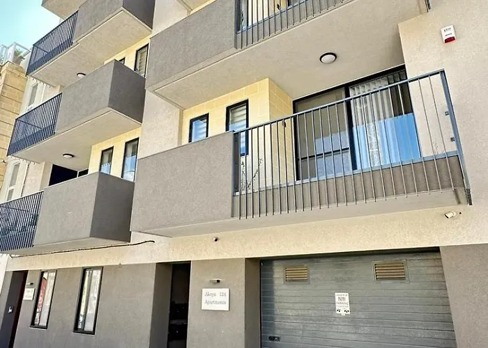 Alloggio in famiglia Your Elegant Away From Shared Only With Host Żebbuġ